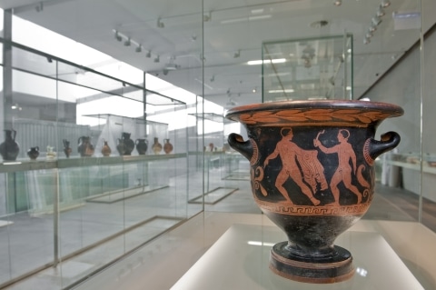 Ausstellungsansicht einer Vase