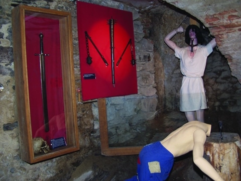 Ausstellungsraum der Folterkammer im Burgmuseum