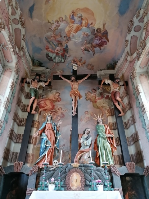 Kreuzkapelle in der Pfarrkirche der Burg Festenburg