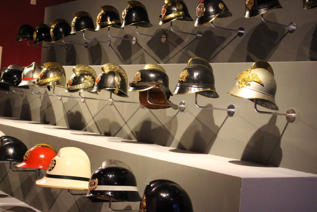 Helmsammlung im Feuerwehrmuseum