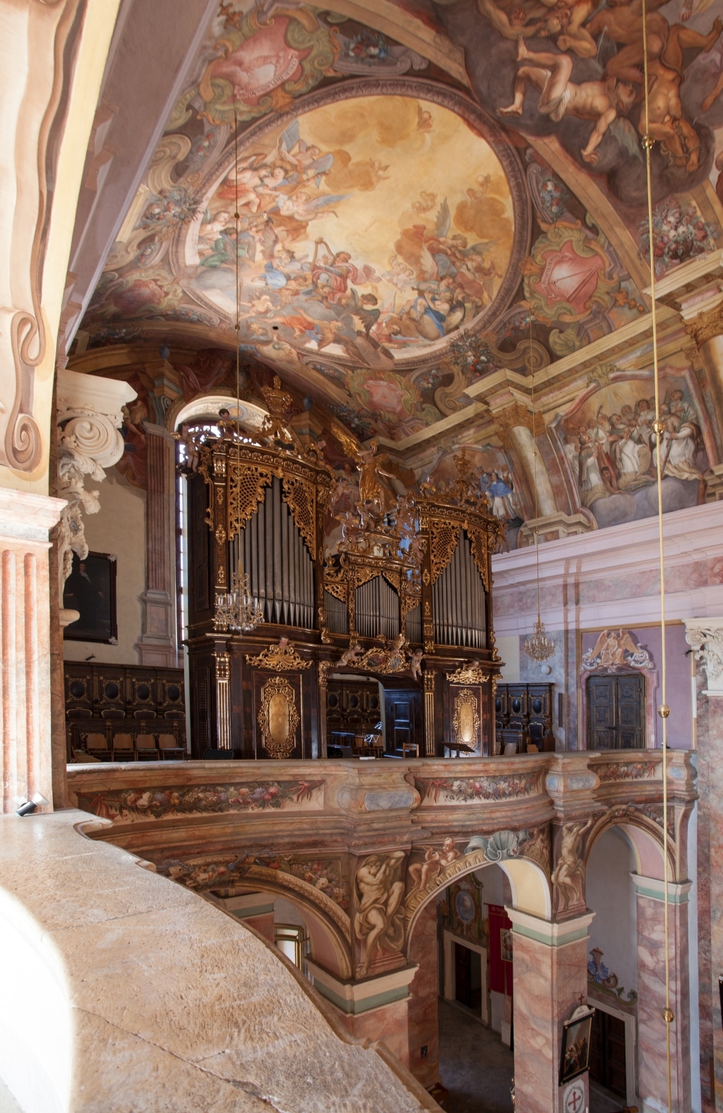 Ansicht der Orgel in der Kirche in Pöllau