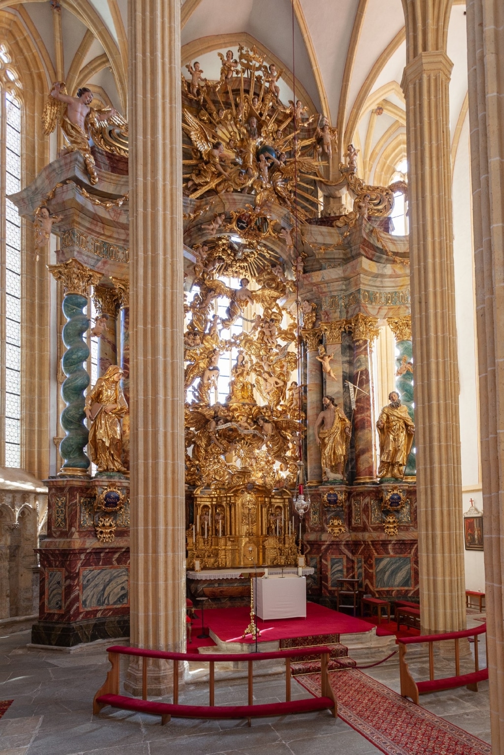 Altar in der Wallfahrtskirche am Pöllauberg