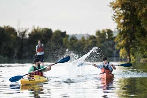 Kayaks und SUP des Bootsverleihs Stadtstrand Graz